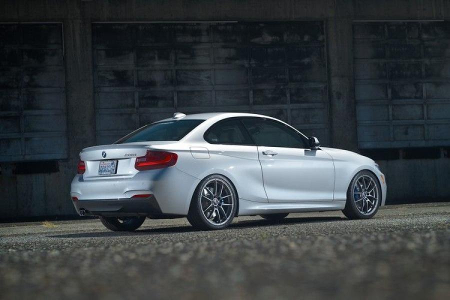  BMW 228i M Sport Coupe by H&R 2014 года  (фото 2 из 12)